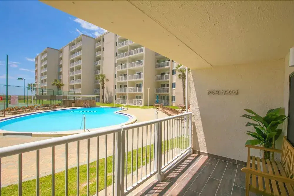 Gulf Shore Condo #114 - 1 Br condo by RedAwning