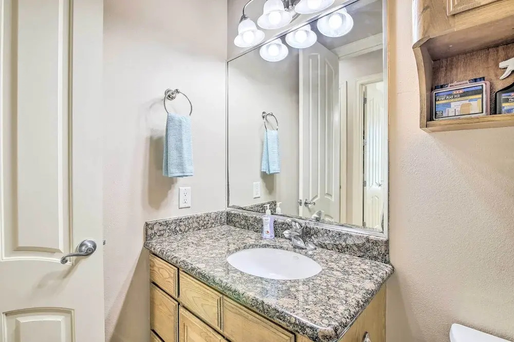 South Padre Island Condo - 200 Ft to Beach!
