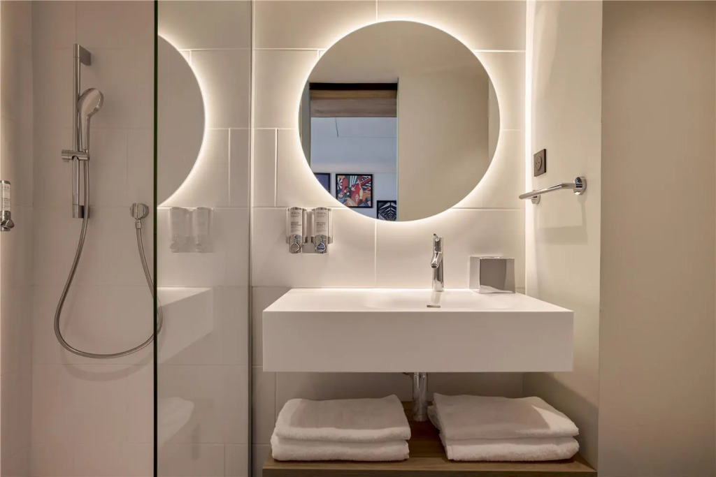 Hampton By Hilton Lyon Airport