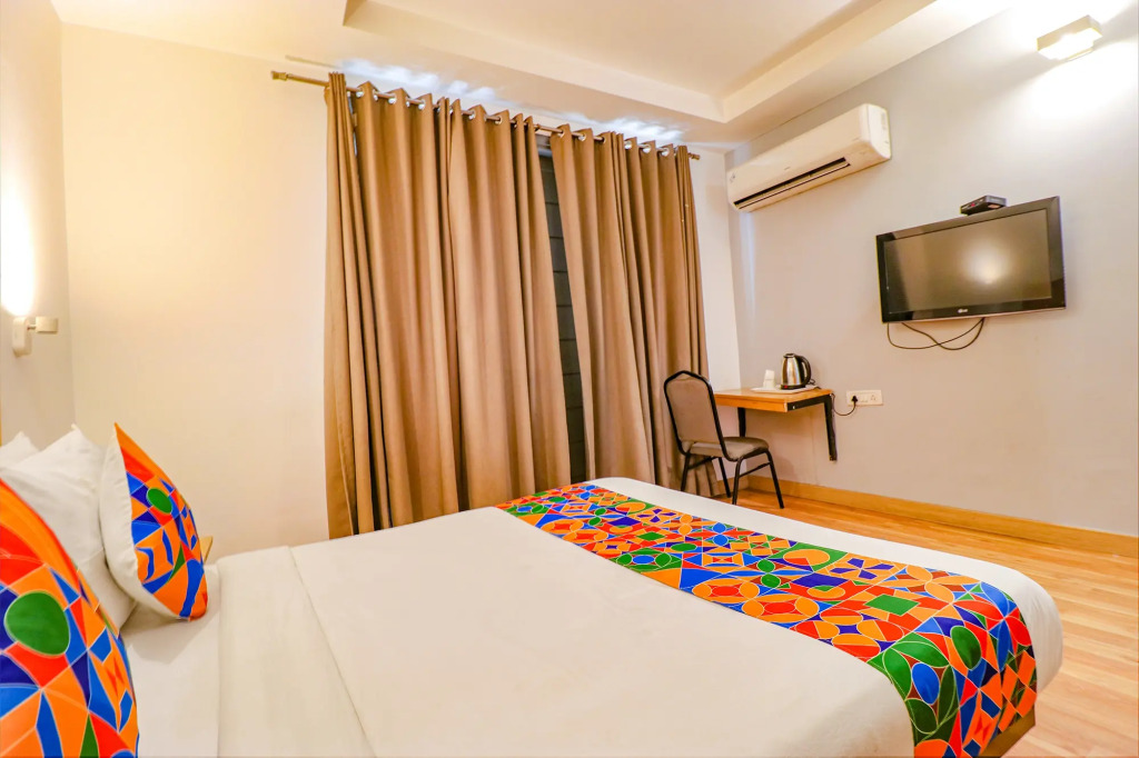 FabHotel Majestic JPM I