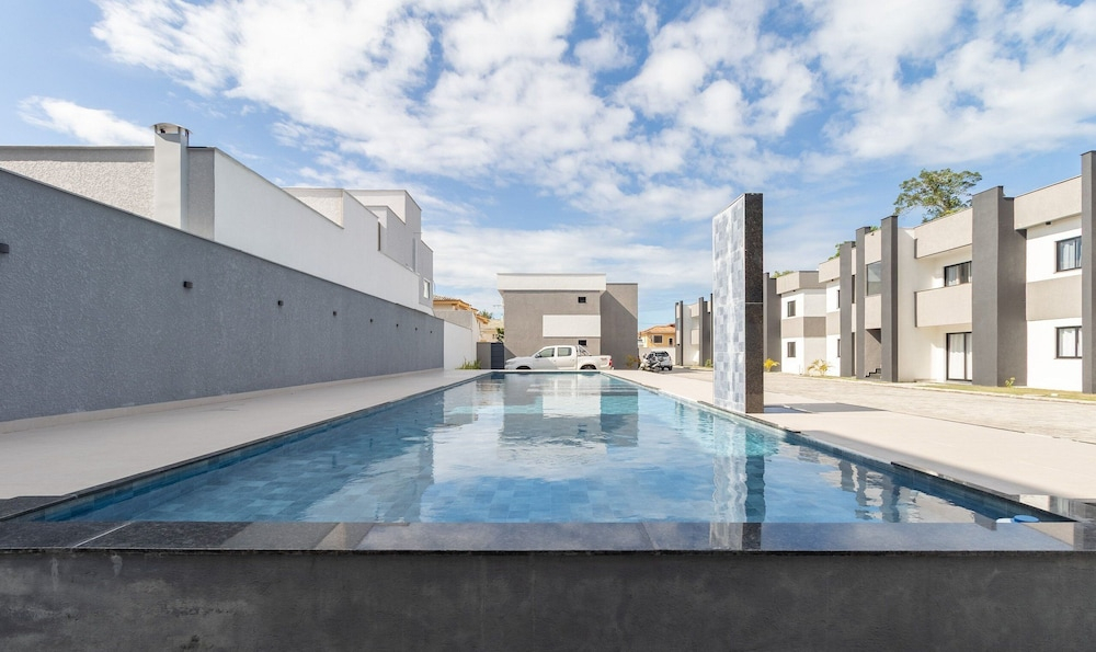 Modern Apartment in a Condo With Pool Rnm0015