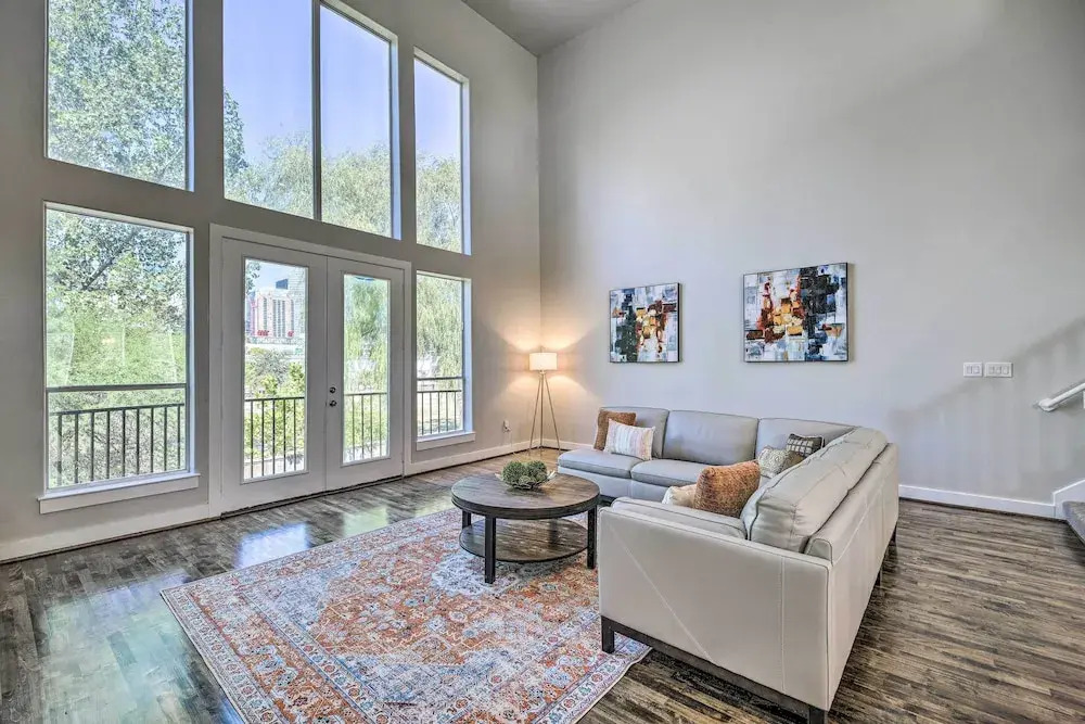 3-story Houston Townhome: 1 Mi to Minute Maid Park