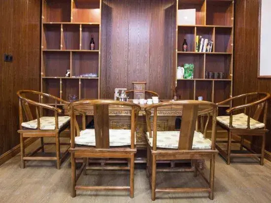 Dynasty Hotel (Chongqing Qianjiang Branch)