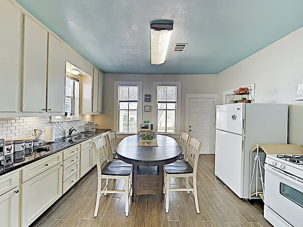 New Listing! Charming By The Beach 2 Bedroom Home
