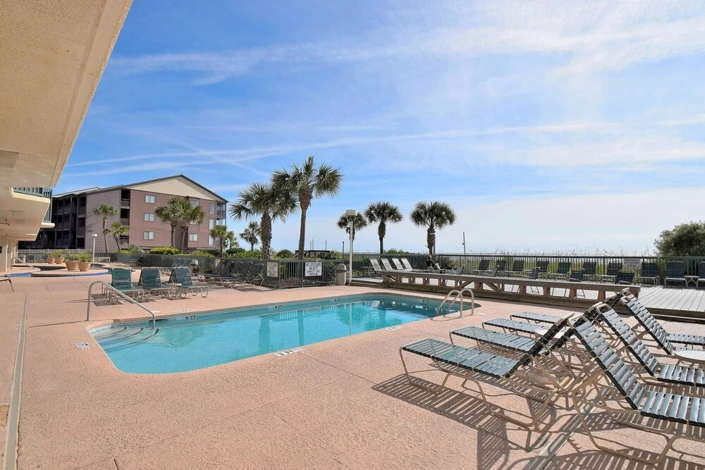 Ashworth 1106 2 Bedroom Condo by RedAwning, North Myrtle Beach