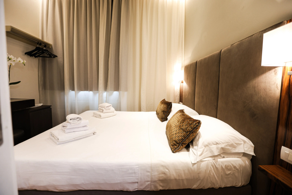 Hotel Embassy