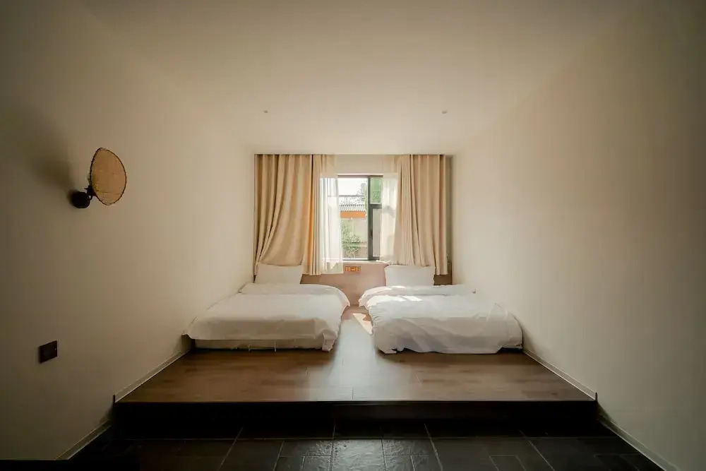 Cloud 9 Hotel