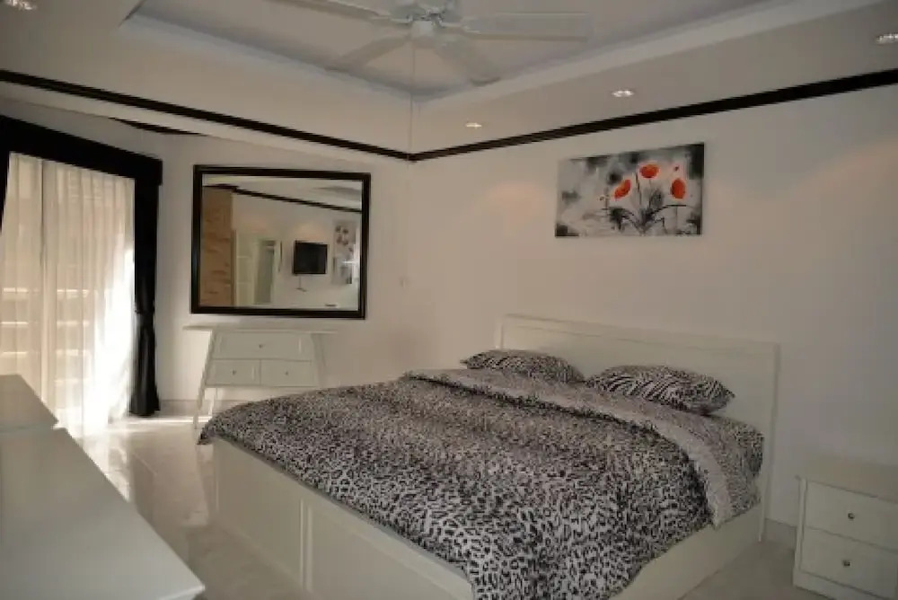 Jomtien Beach Condominium 6th Floor Apartment