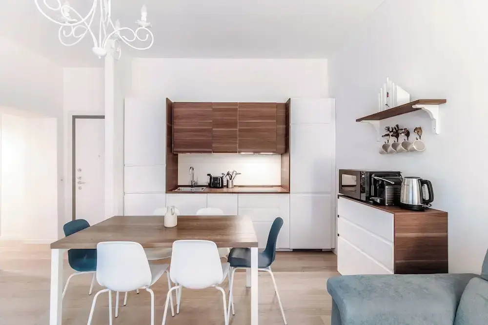 Pleasant Family Apt next to Lake Como