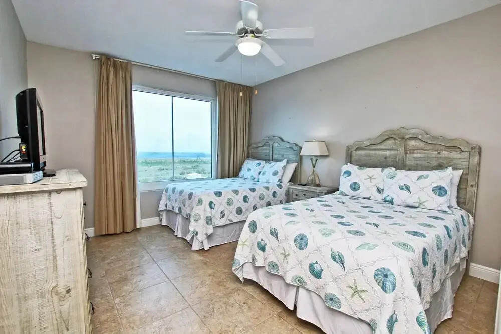San Carlos 1201 by Youngs Suncoast