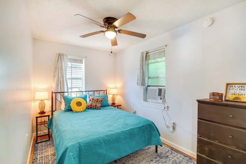 Charming Dtwn Retreat: 1 Mi to Ocean Springs Beach