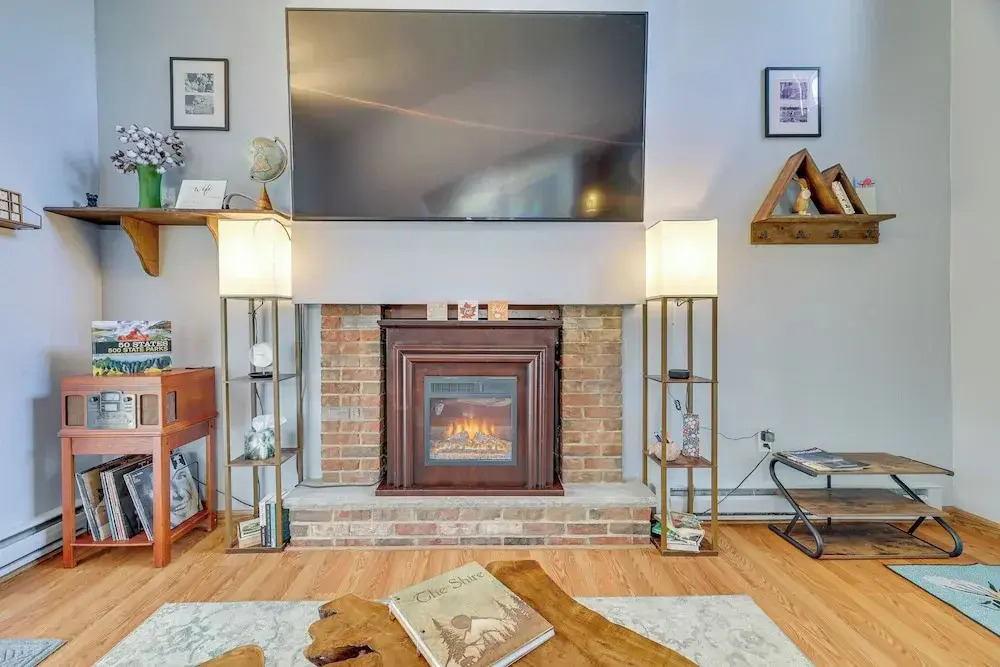 Fire Pit, Pool & Beach Access: Tobyhanna Home!