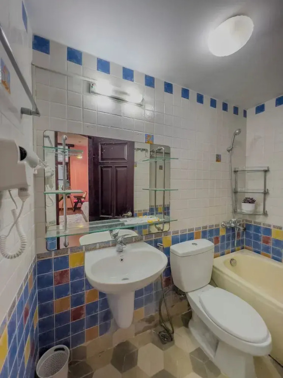 La Sen Westlake Tay Ho Homestay