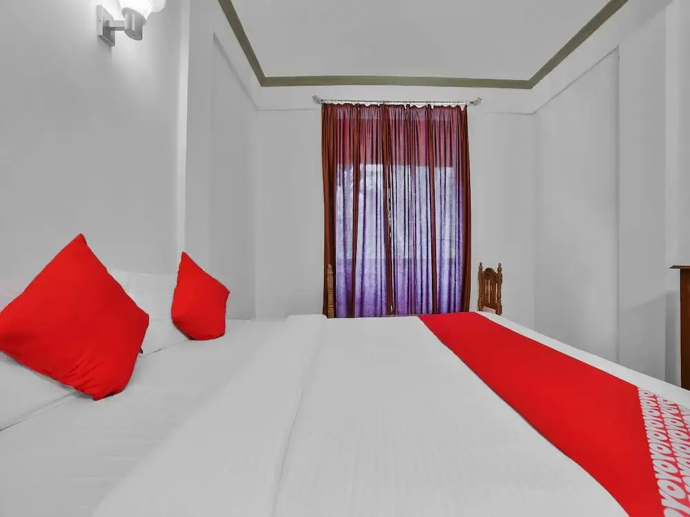 Oyo 22417 Pleasure Inn