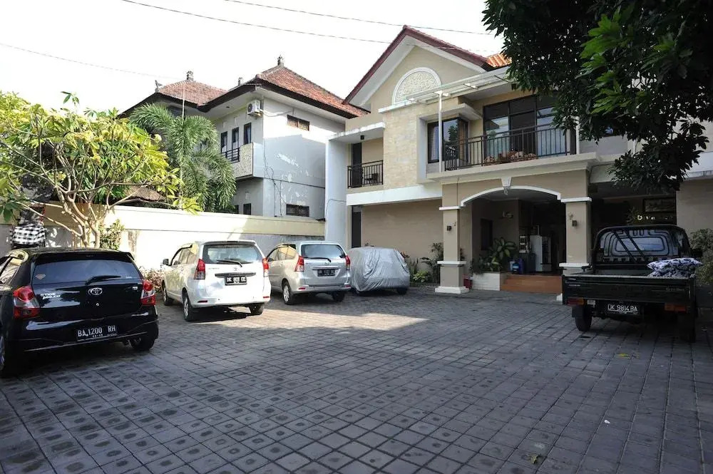 巴厘岛艾里雷农图卡巴唐哈里杜瓦贝拉什8号酒店(Airy Renon Tukad Batanghari Dua Belas 8 Bali)