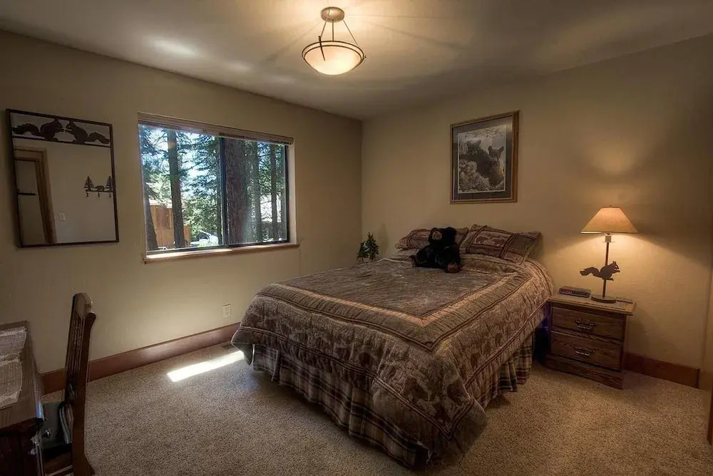 5 Bedrooms Kings Beach Home