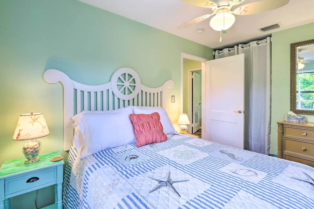 Vibrant Rockledge Home ~ 2 Mi to Cocoa Village