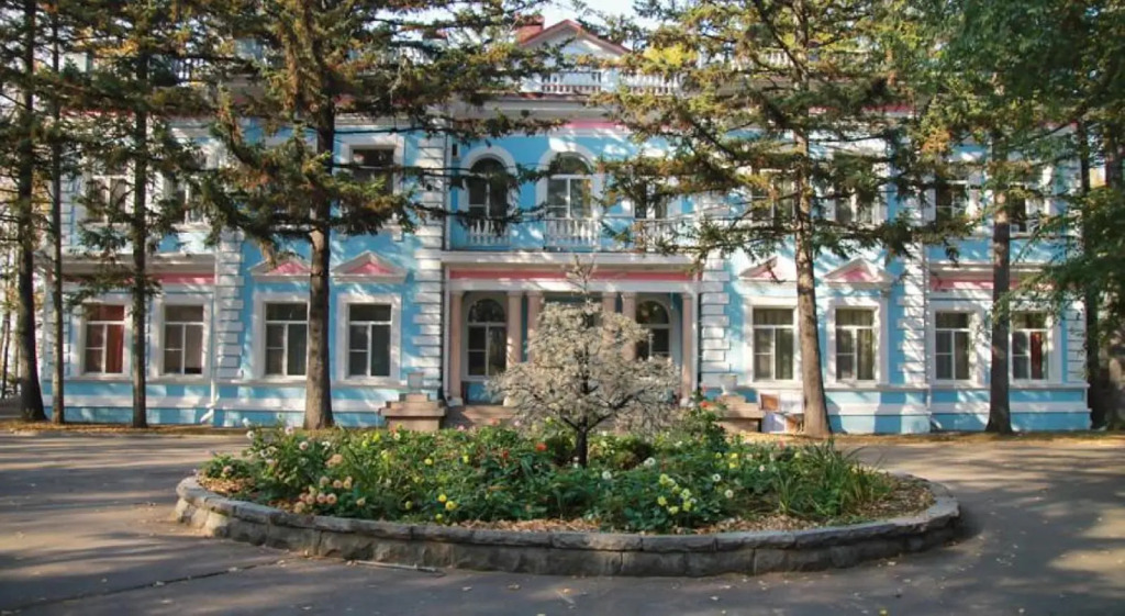 Imperatorsky Dvorets