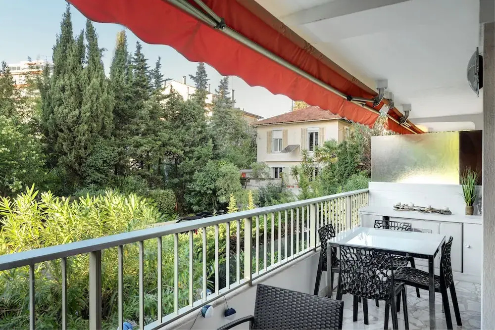 Appartement 2 pièces au calme proche Martinez avec parking privé