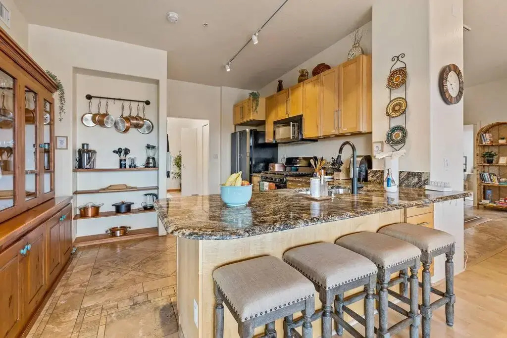 Close to Fresh Creek! Sleeps 12 ~ Amazing Views w/Serene Open Space ~ Hot Tub + Game Room ~ Trails outside