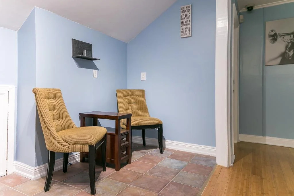 Canal Express Rooms