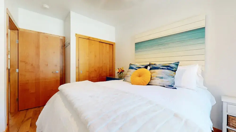 Solstice #17 2 Bedroom Condo by RedAwning, Mammoth Lakes