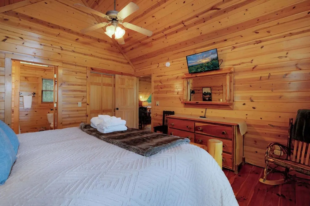 Whippoorwill Calling - Endless Mountain Views, Hot Tub and Fire Pit