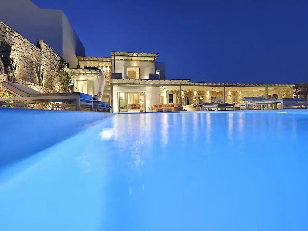 Coastal Retreat With Wellness