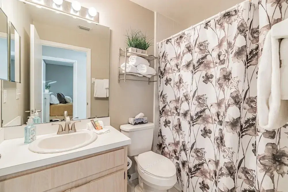 Near Theme Parks! In-Ground 3 BR Pool Home, Sleeps 7, Total Privacy!