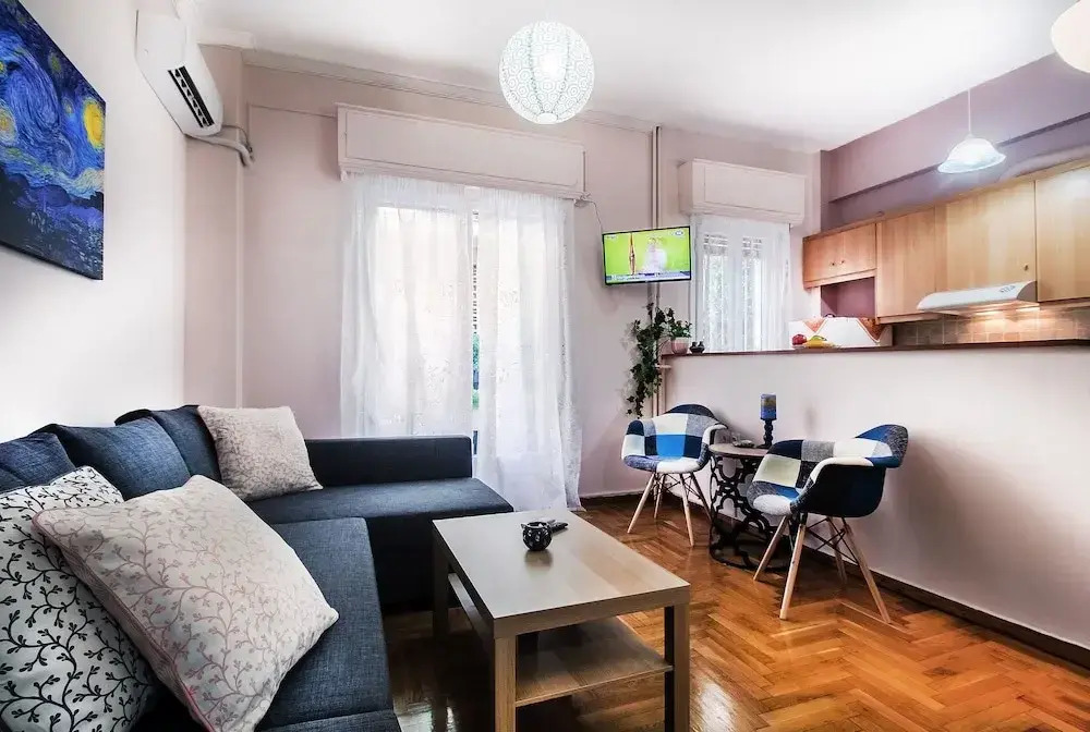 Elegant and renovated flat in Dafni