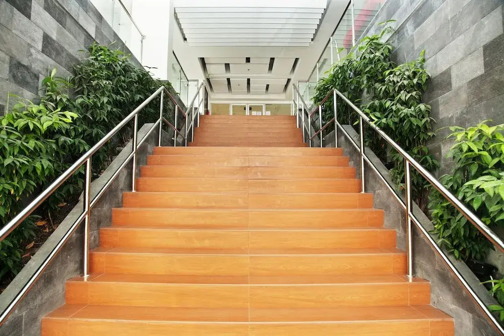 RedDoorz Apartment near Golden City Mall