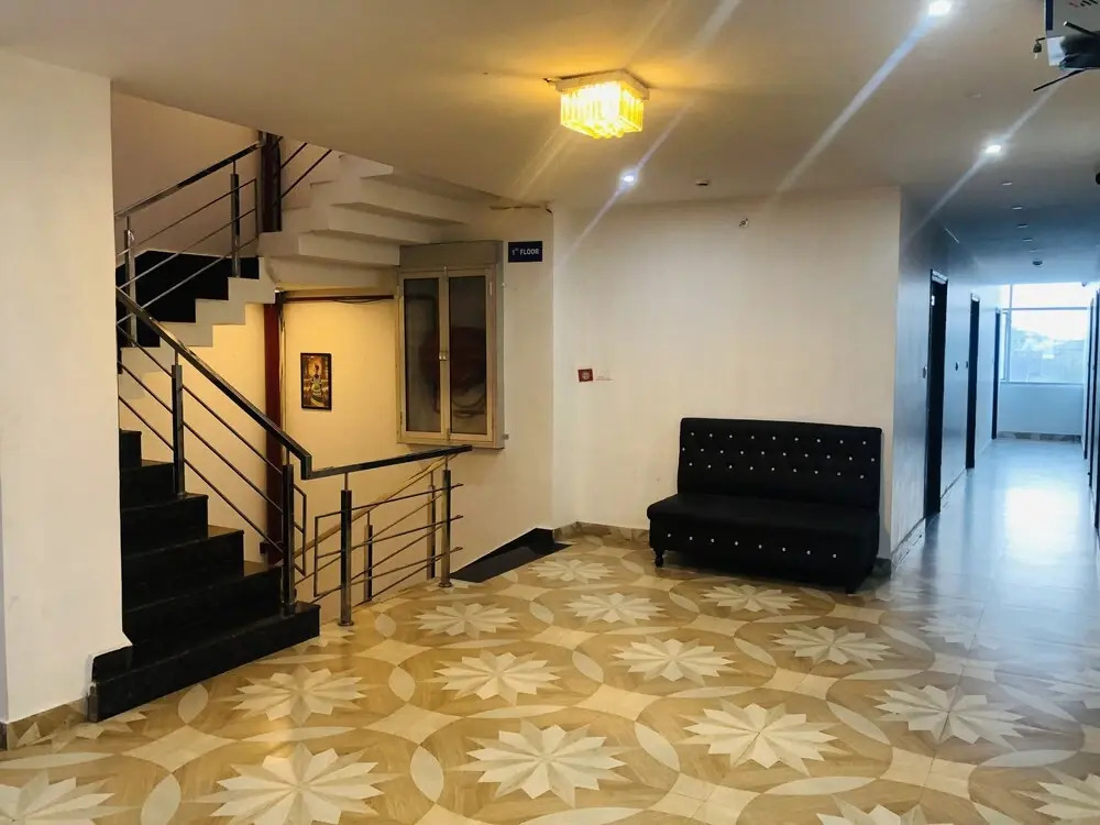 OYO Townhouse SSM Hospital Formerly The Arcas Hotel