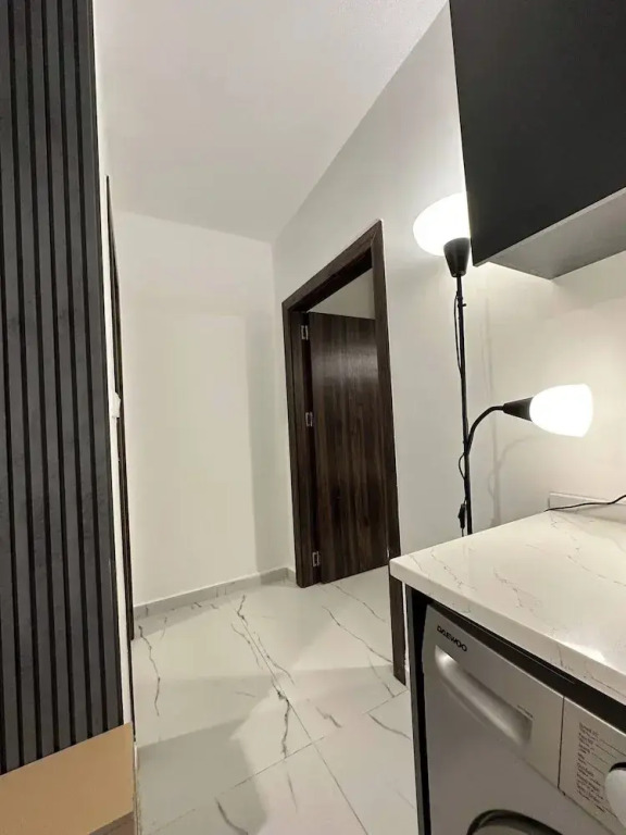 Stylish Luxe Apartment Fr 0003