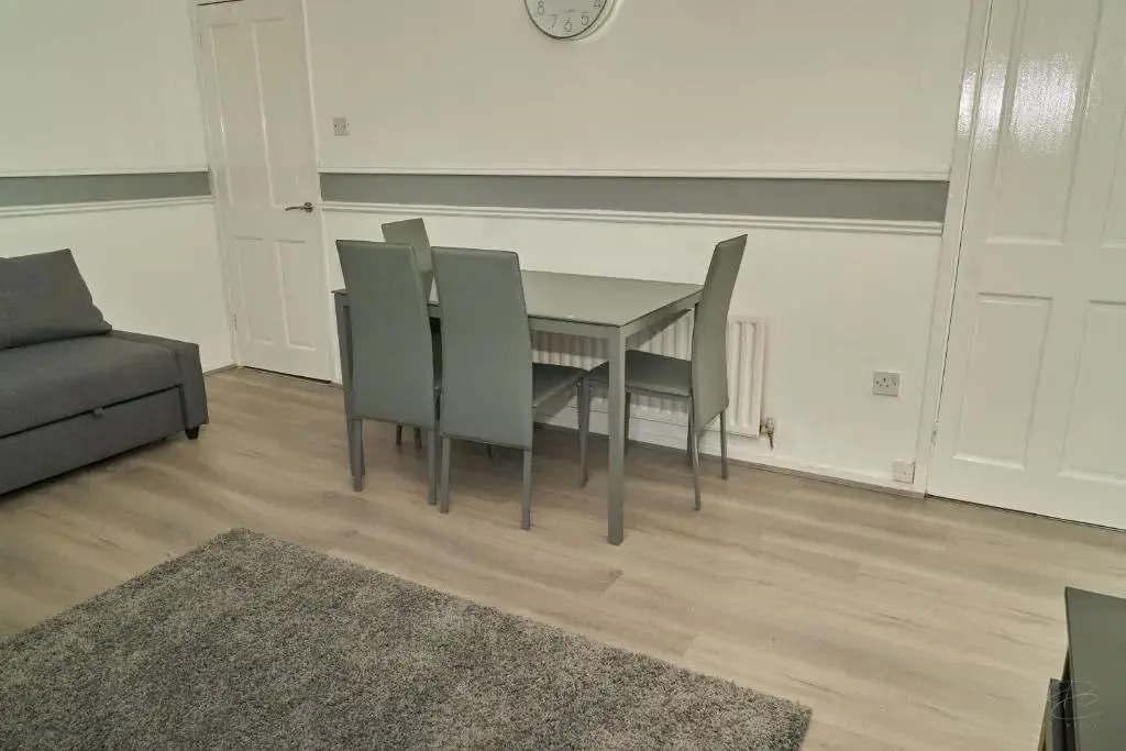 HS2 Large Groups NEC Stay Stunning House Birmingham For Company and Family