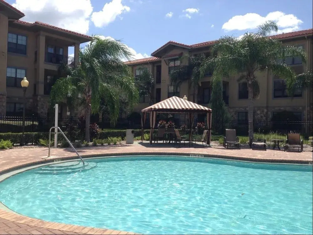 Bella Piazza 3