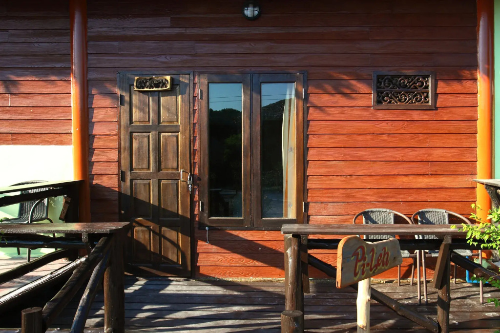 PP Red Tuna Hut