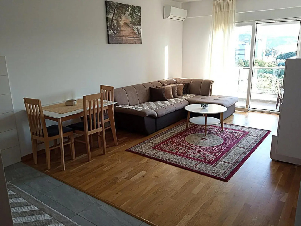 Naki apartmani
