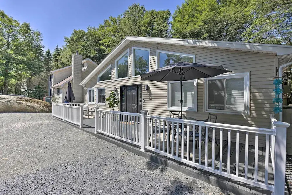 Fire Pit + Furnished Deck: Serene Tobyhanna Escape