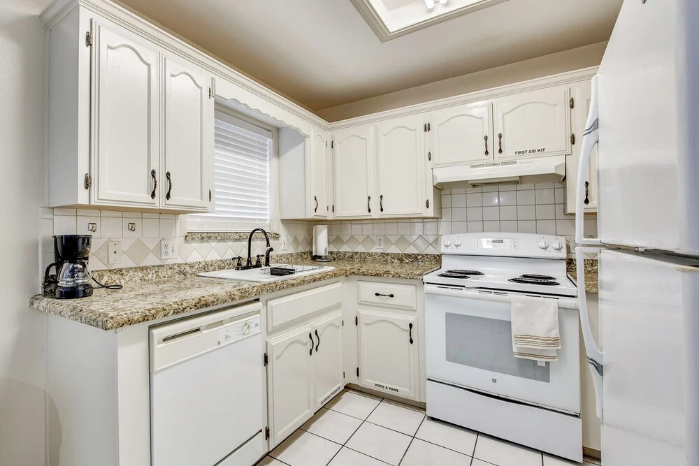 Pool Access & Work-ready Comforts! Edinburg Apt