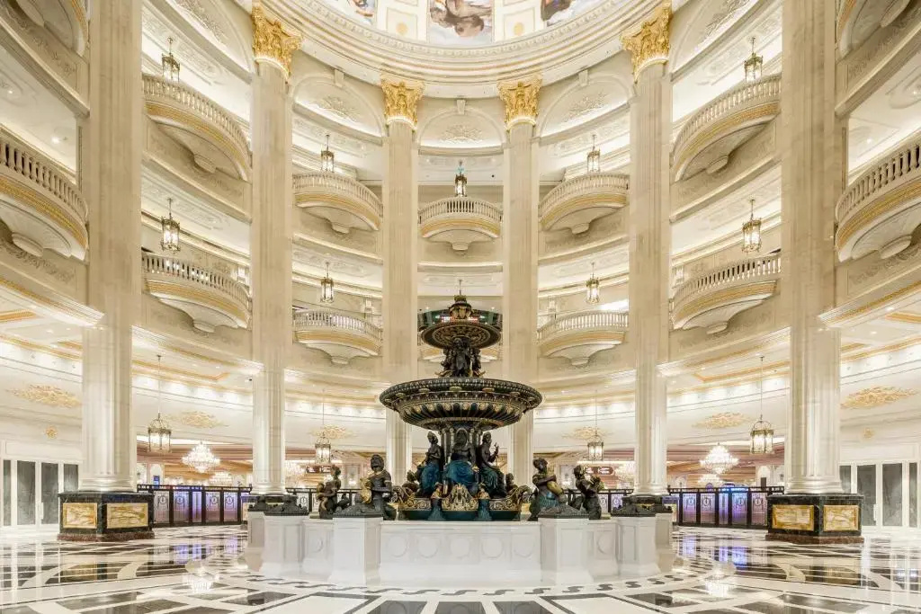The Parisian Macao