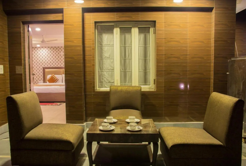 Hotel Pawan Plaza - Near BLK and Ganga Ram Hospital - Karol Bagh