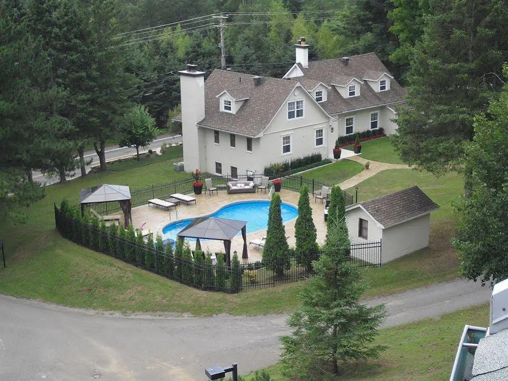 Auberge Sous L'Edredon B&B