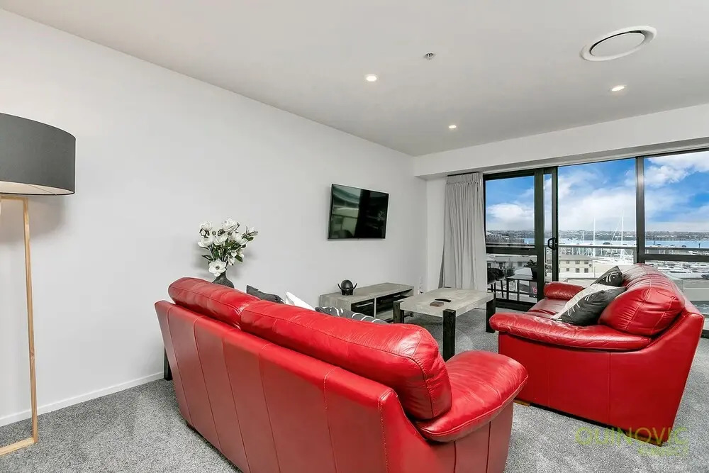 QV Sunny New Apt with Balcony -976