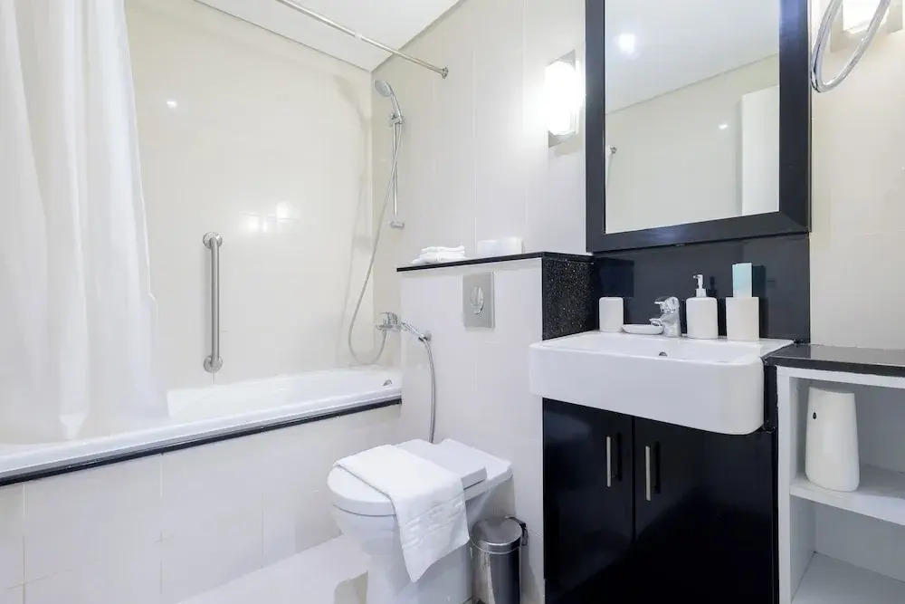 SuperHost - Chic Studio on the 16th Floor in Business Bay