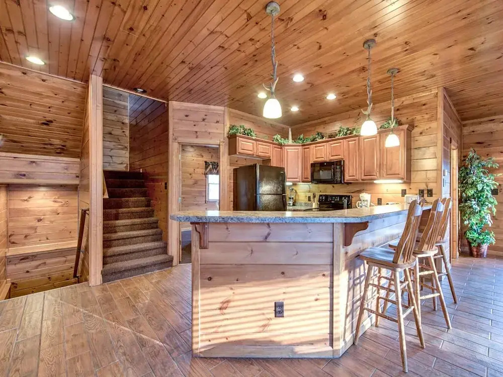 The Great Escape II 5 Bedroom Mountain View Home with Hot Tub