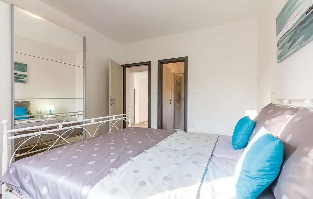 Three-Bedroom Holiday Home In Cetinici
