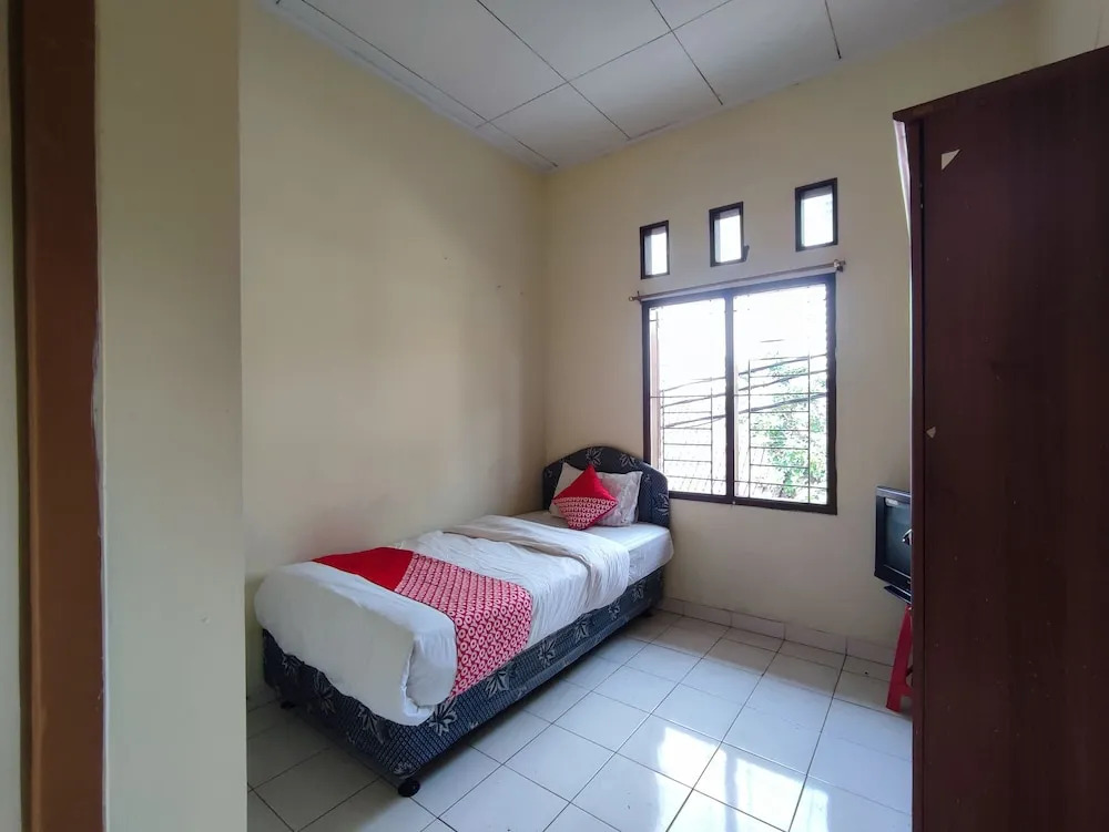 Spot On 92645 Nita Residence Syariah