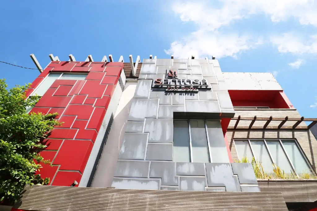 Santosa City Hotel