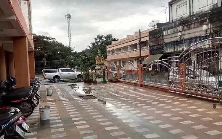 Nakhon Mansion