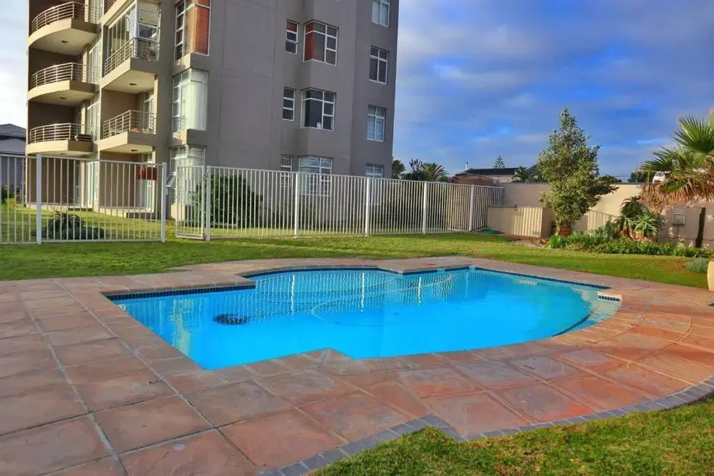 Oceanview Apartment -- Stunning view of Table Mountain & Atlantic Ocean